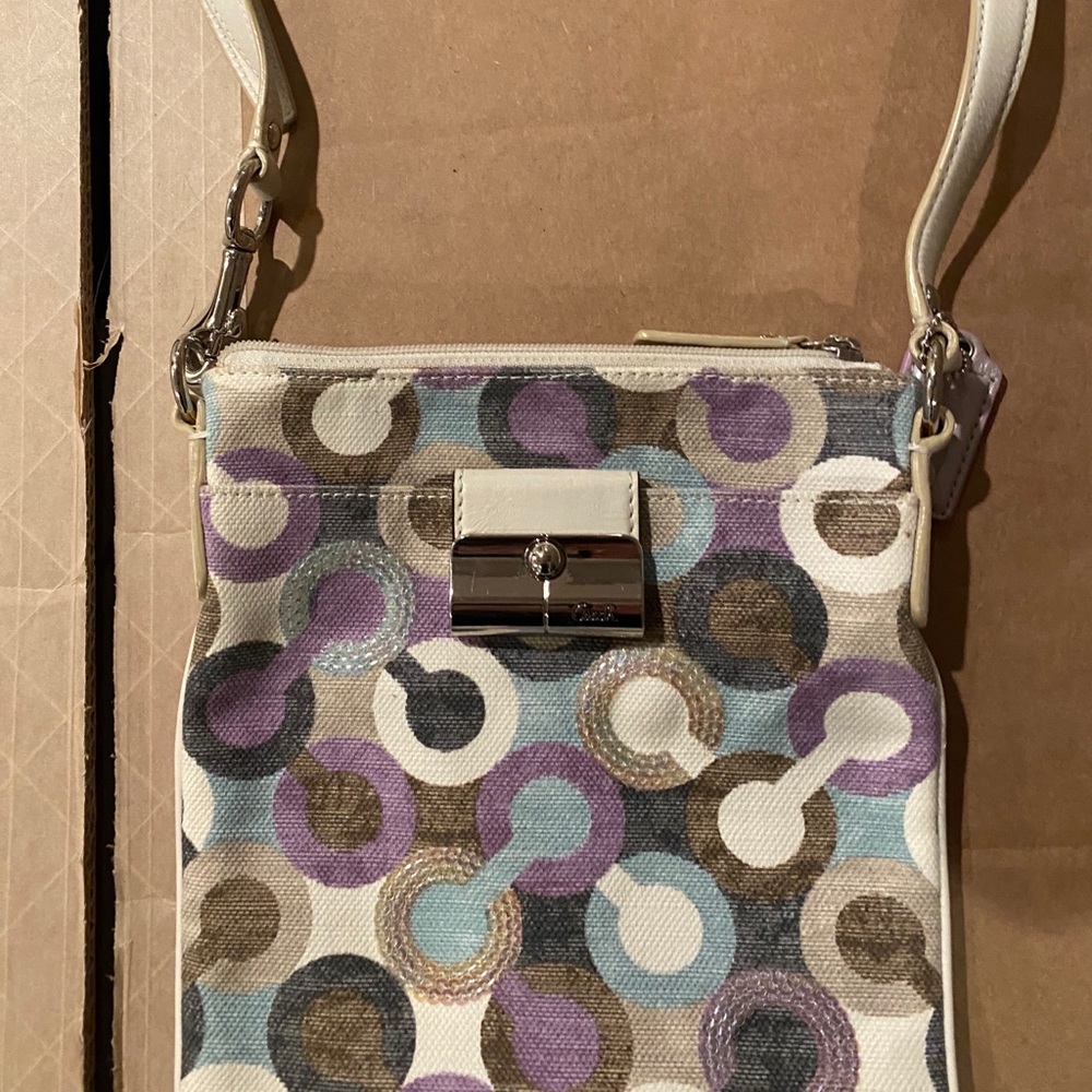 COACH SATCHEL - Picture 2 of 9